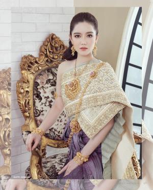 ชุดไทยเจ้าสาว ชุดไทยจักรพรรดิ์ เช่าที่แบมบี้ เวดดิ้ง ห้วยขวาง